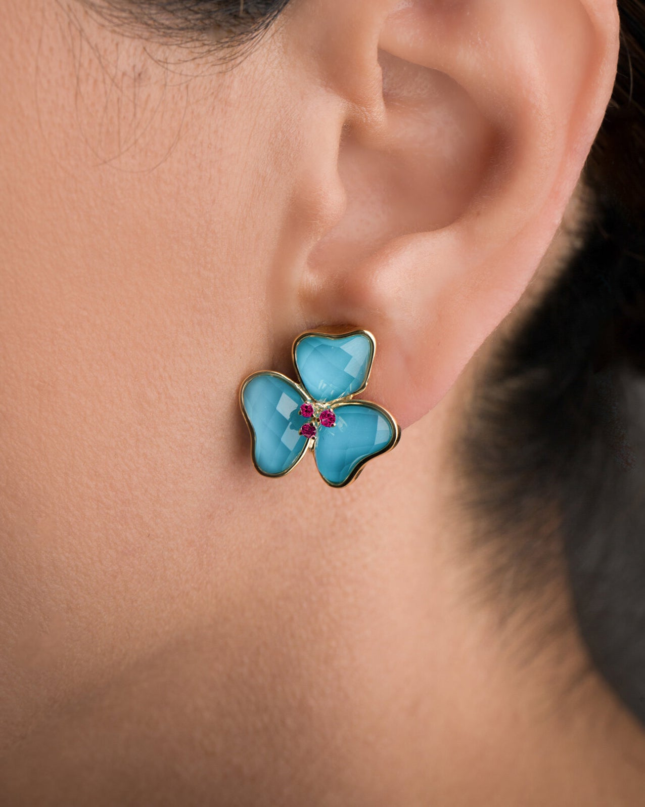 Il Petalo Classic Earrings in Turquoise and Rubies