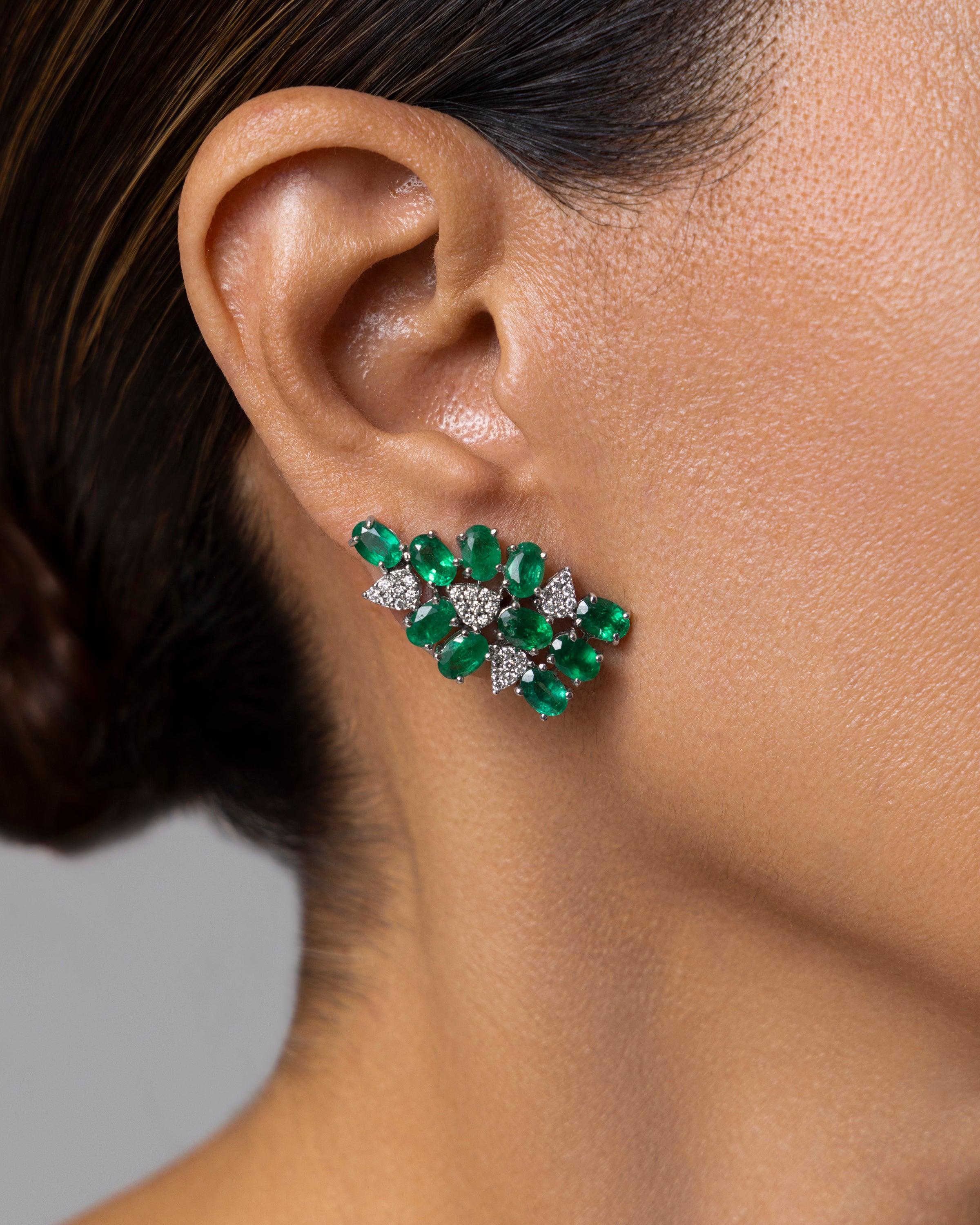 Emerald Ascendé Earrings