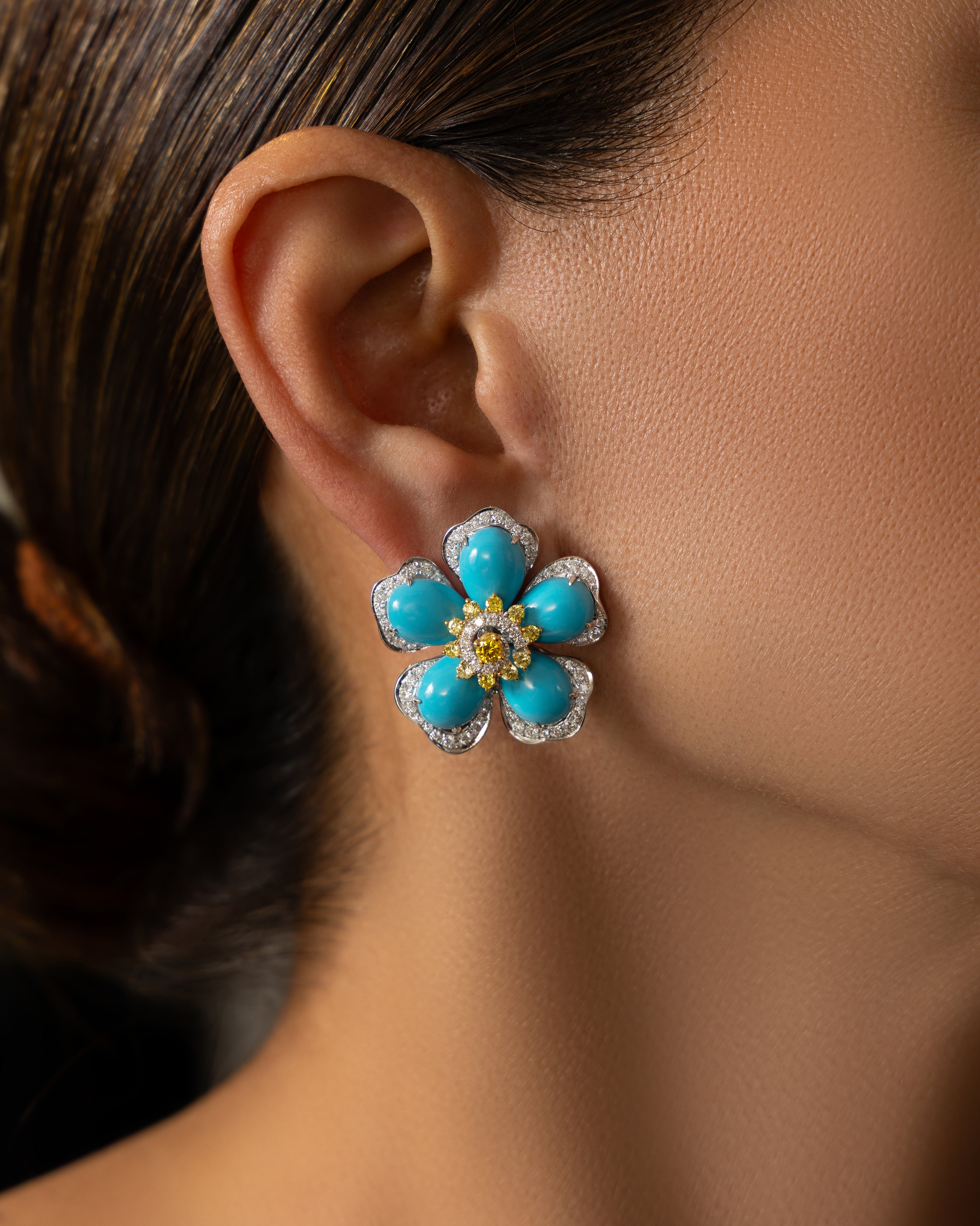 Shimmering Floral Turquoise Earring
