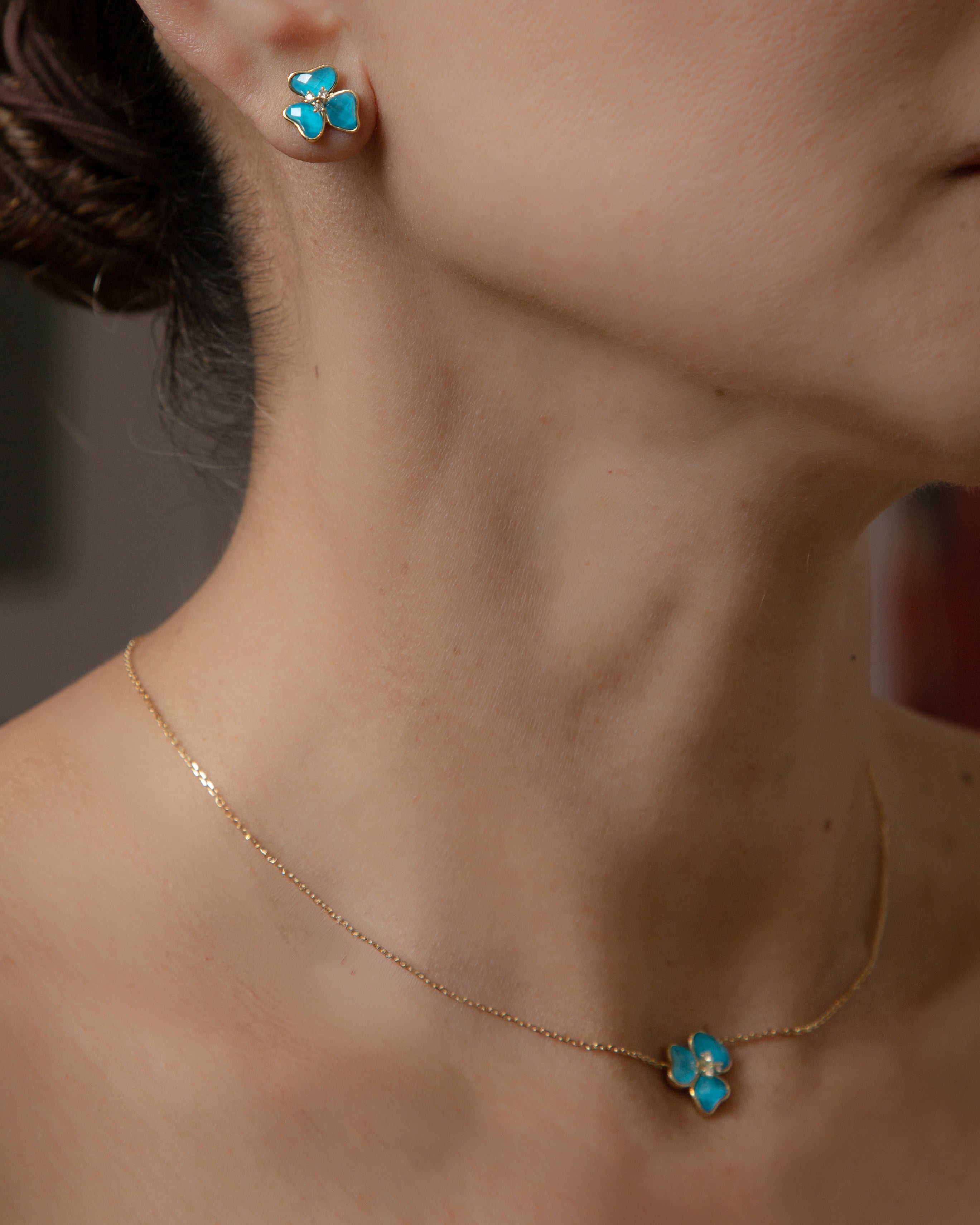 Il Petalo Mini Single Flower Necklace in Turquoise
