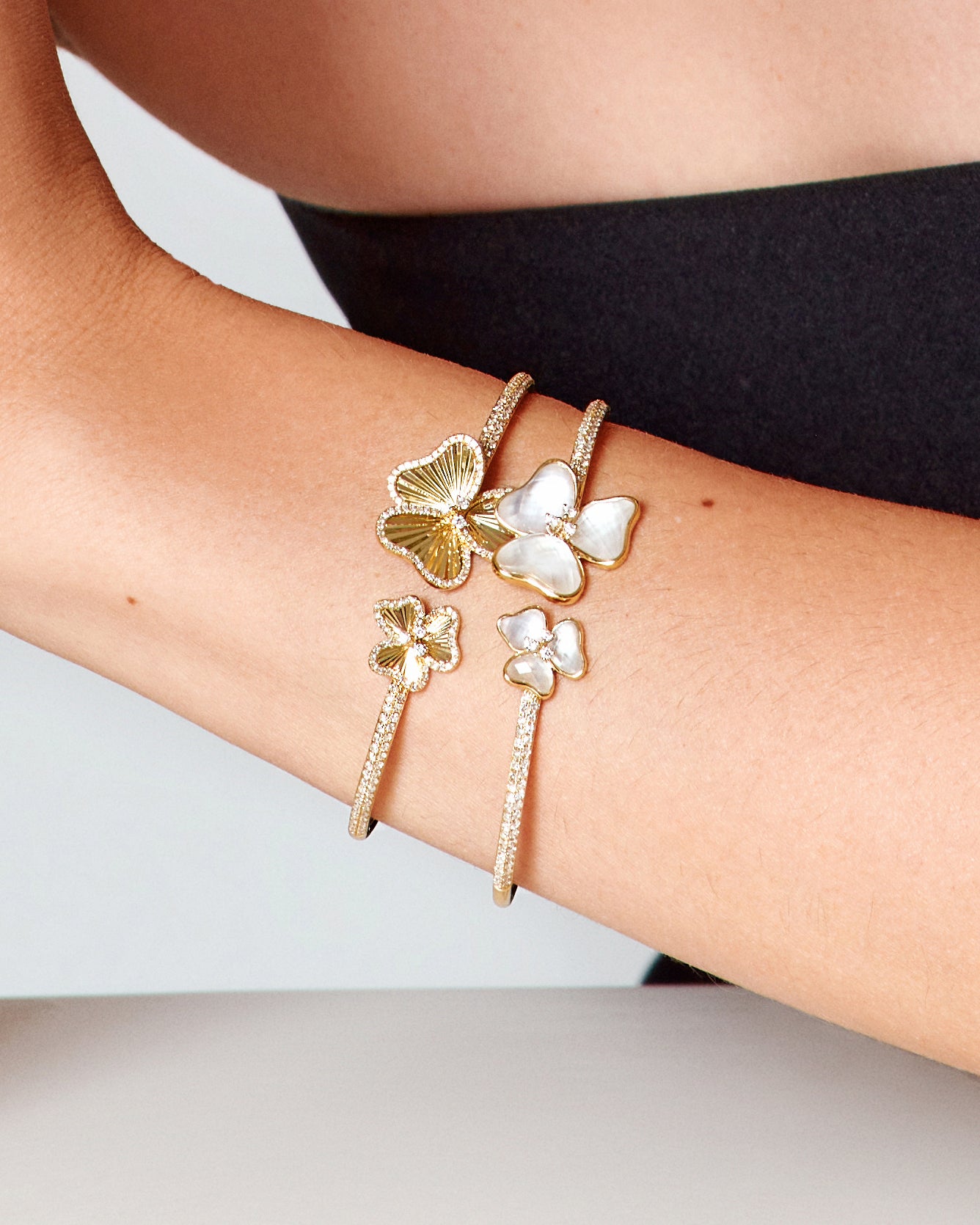 Il Petalo Double Floral Bracelet in Mother of Pearl and Diamonds