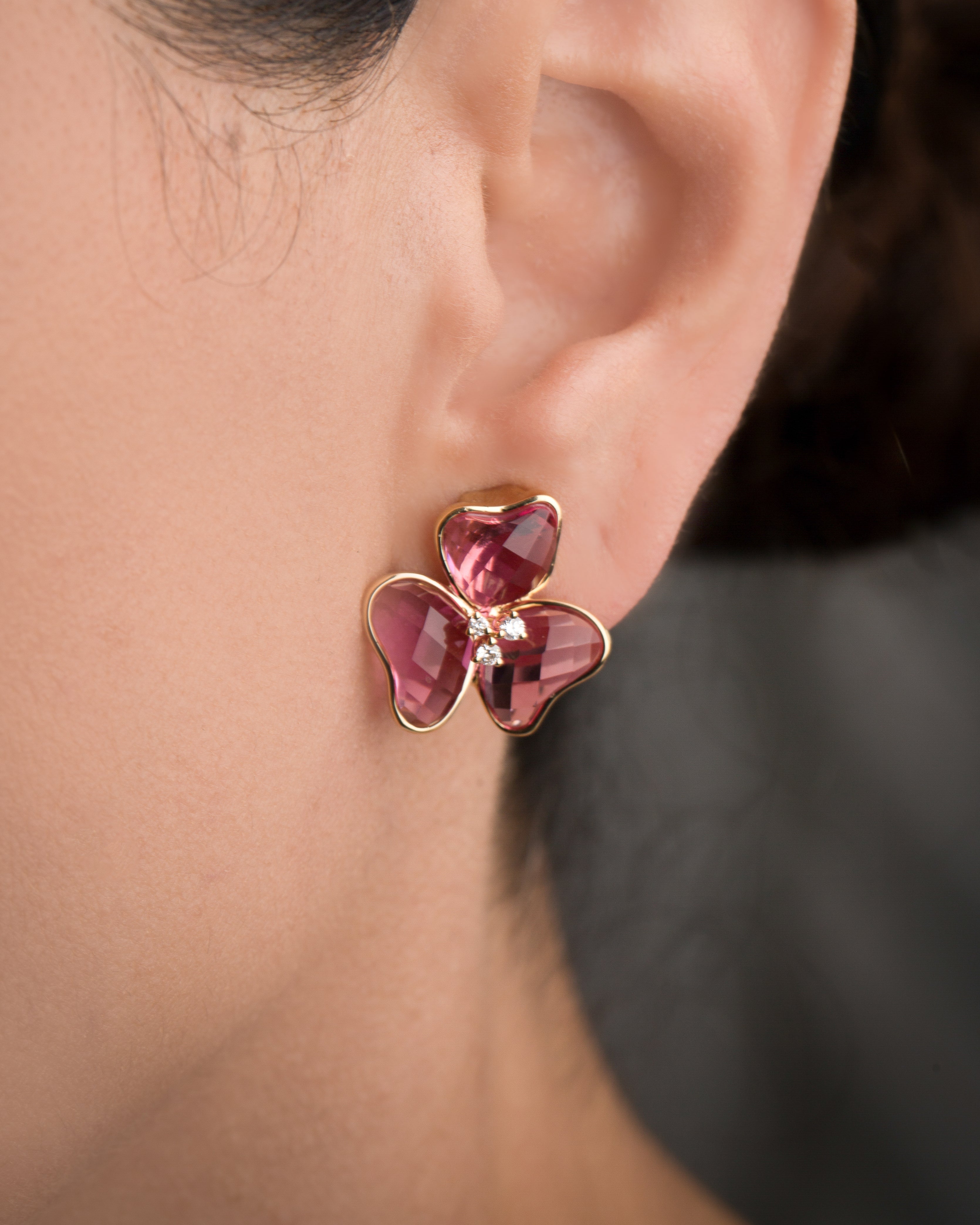 Il Petalo Classic Earrings in Pink Quartz