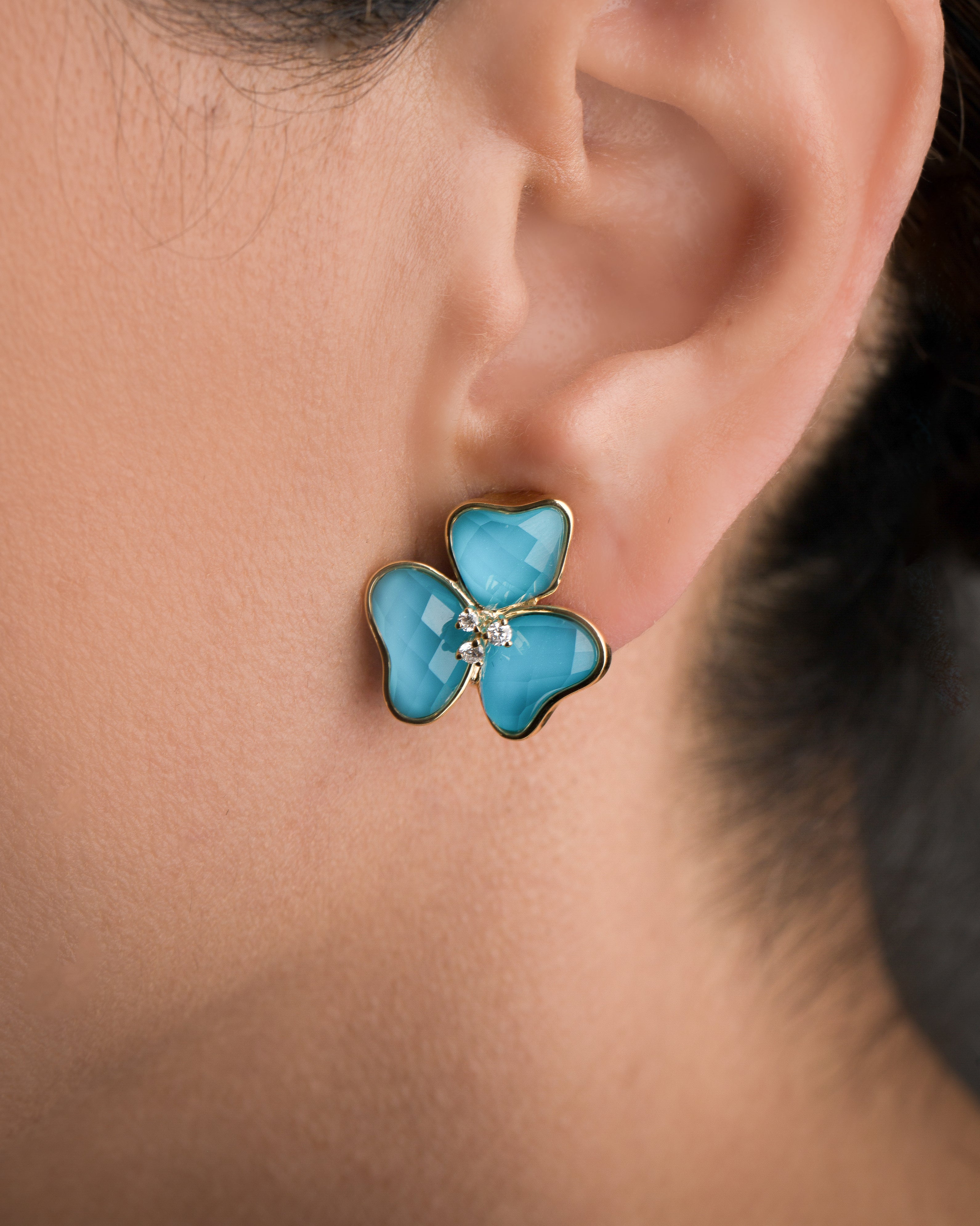 Il Petalo Classic Earrings in Turquoise