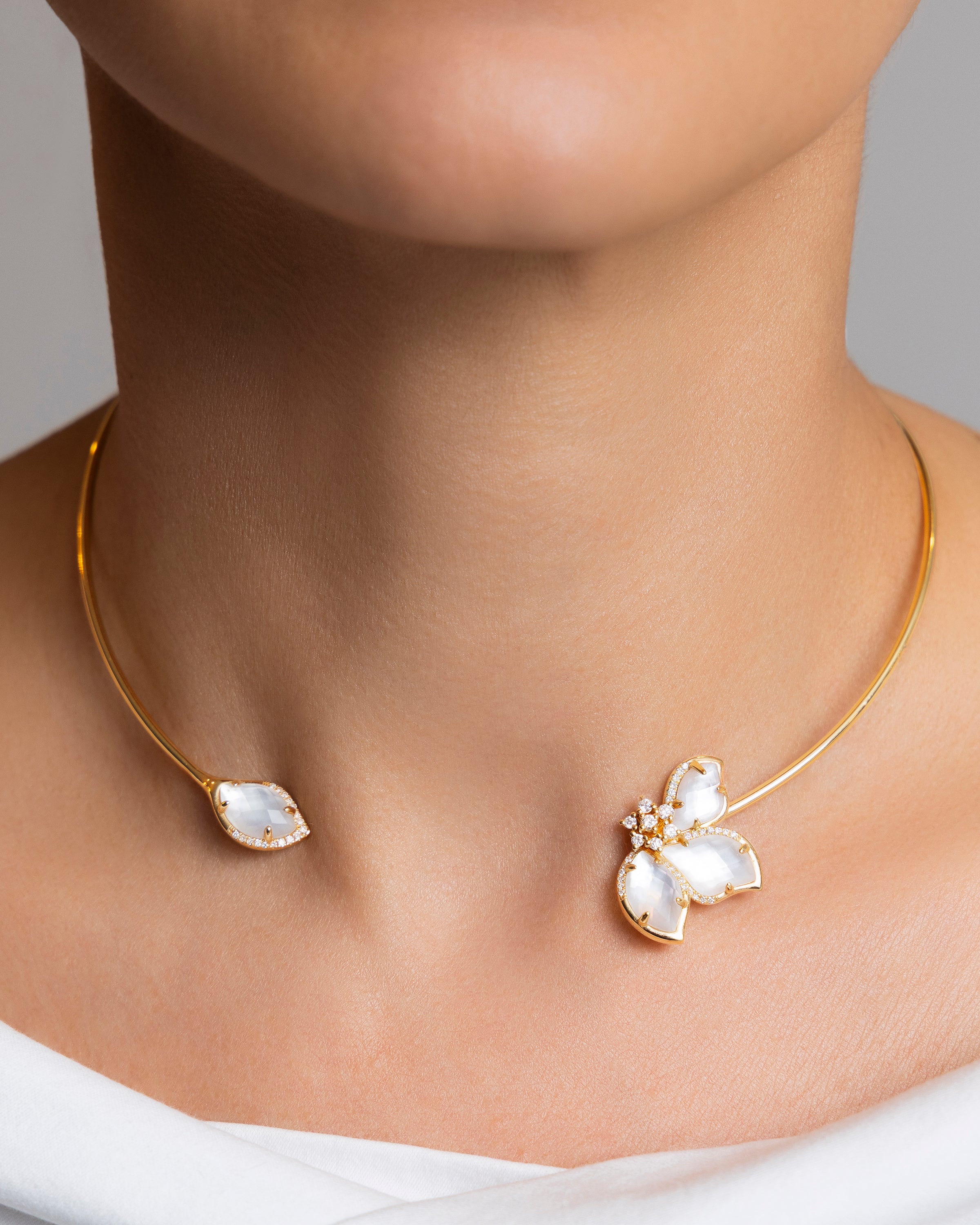 Il Petalo Meta Collier in Mother of Pearl