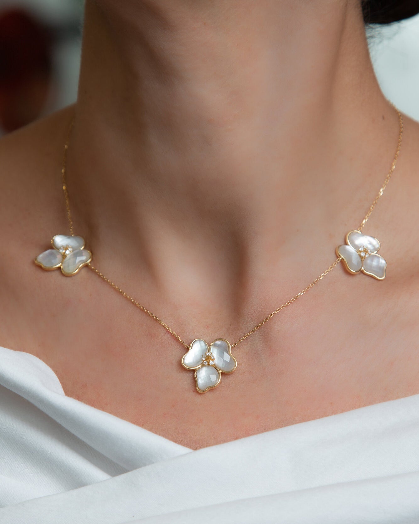Il Petalo Floral Station Necklace in Mother of Pearl