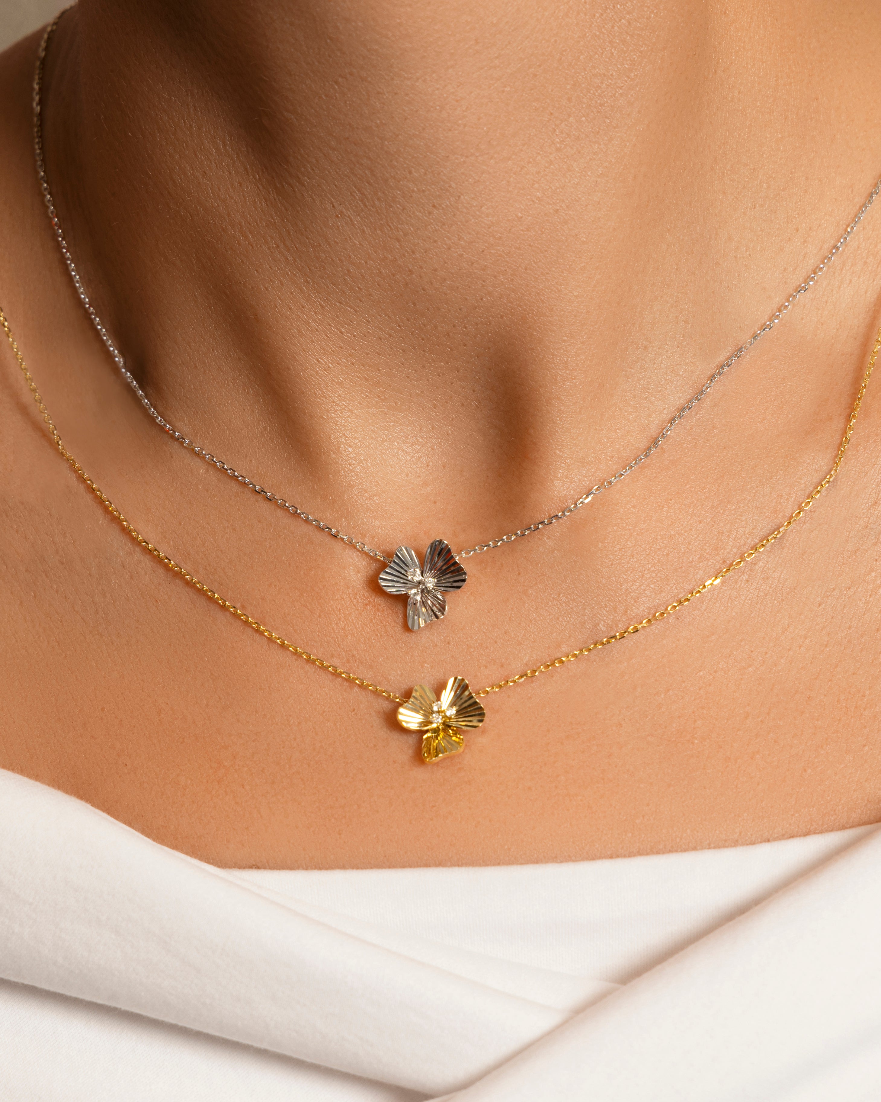 Doré Mini Flower Necklace