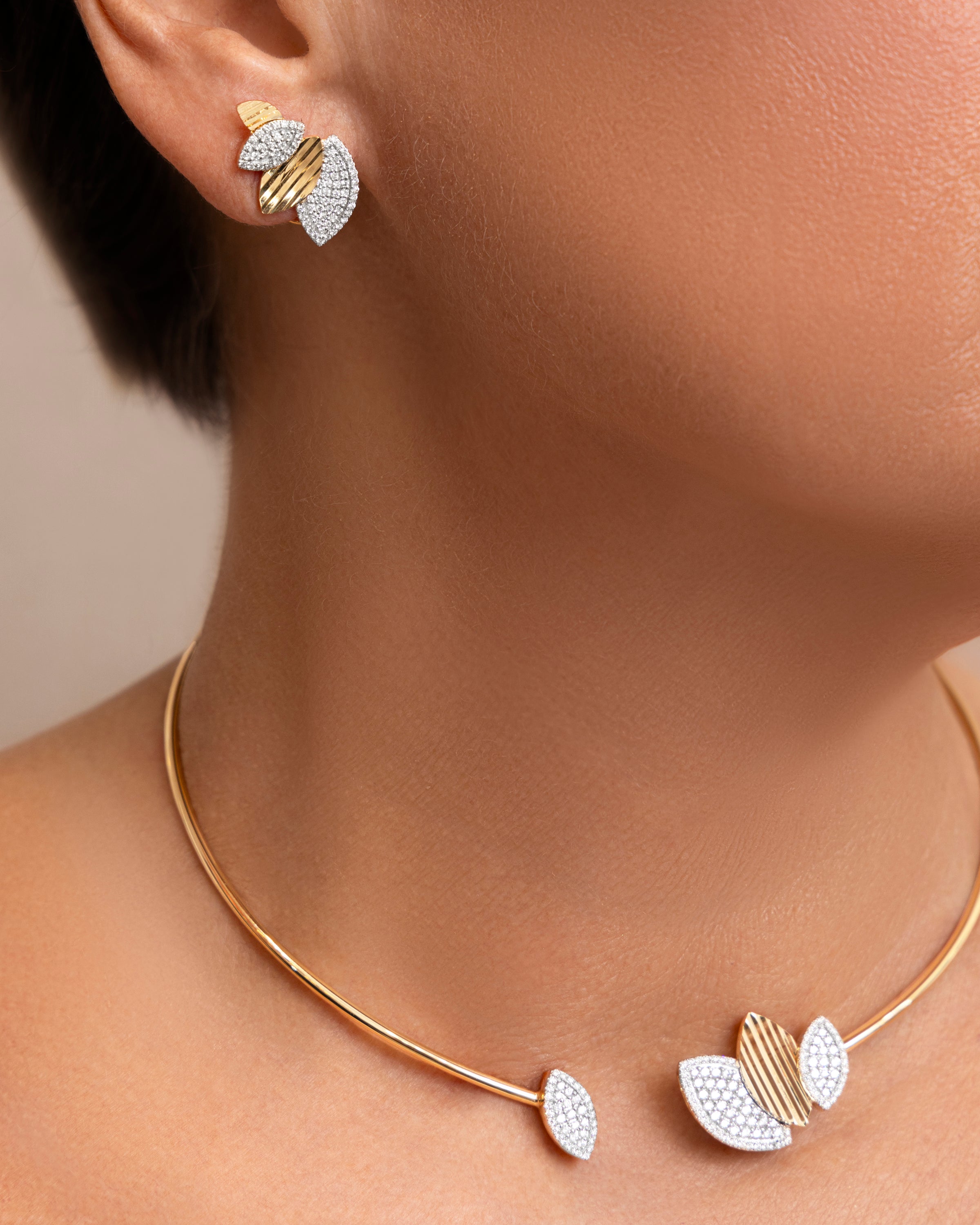 Il Giardino Shimmering Diamond Petal Necklace